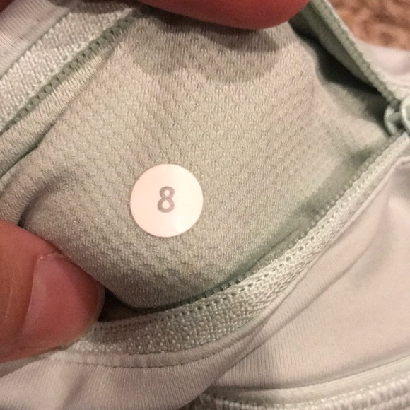 Size 8 speeds - Picture 3 of 4